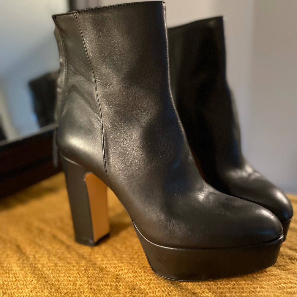 NWOT Zara boots